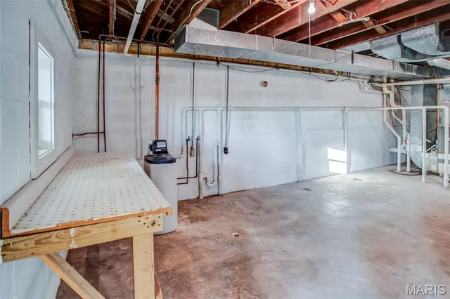 $305,000 | 30314 Highway 16, Jerseyville, IL 62052