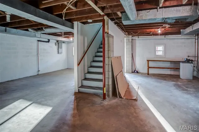 $305,000 | 30314 Highway 16, Jerseyville, IL 62052