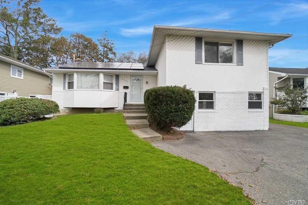 4591 Merrick Road Massapequa, NY 11758 - Photo 1 of 1 Polo Estates " CADILLAC SPLIT "