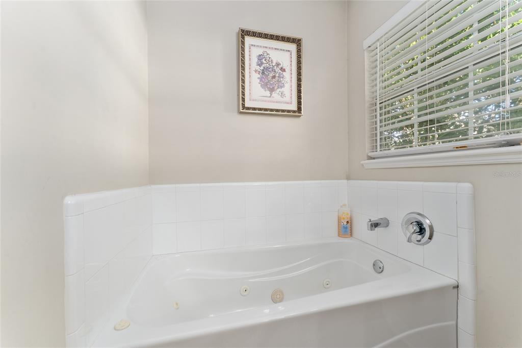 6931 Southwest 84 Drive Gainesville, FL 32608 - Photo 13 of 36