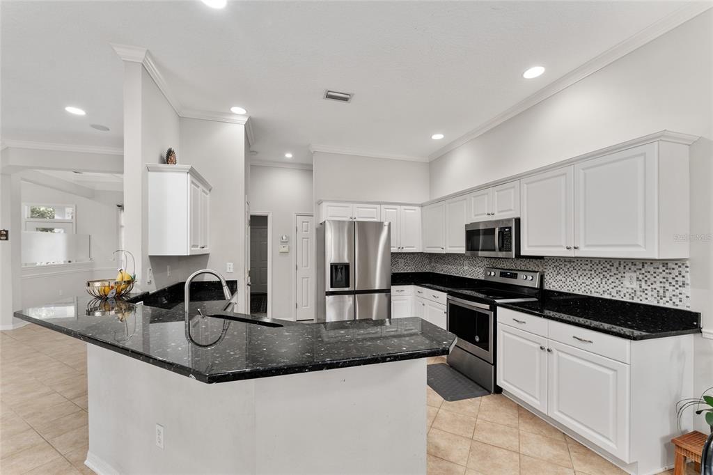 6931 Southwest 84 Drive Gainesville, FL 32608 - Photo 7 of 36