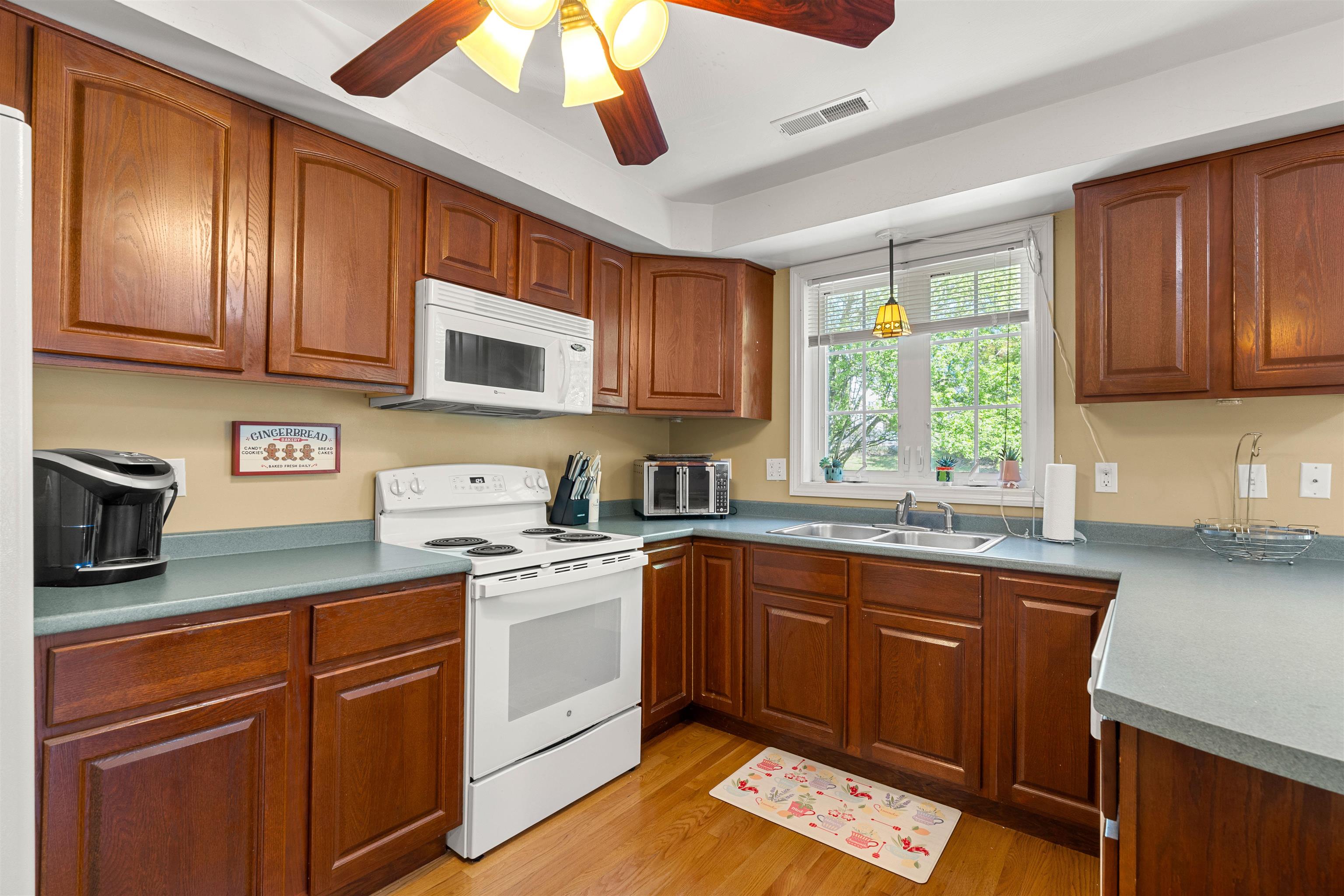 28 Andrew Street Manchester, NH 03104 - Photo 13 of 40