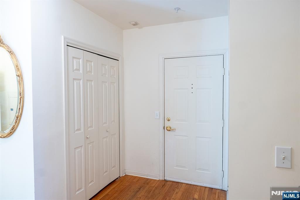 249 The Promenade Edgewater, NJ 07020 - Photo 16 of 21