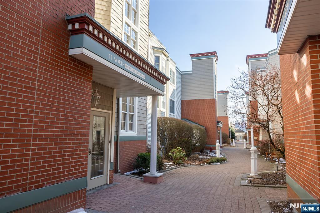 249 The Promenade Edgewater, NJ 07020 - Photo 19 of 21