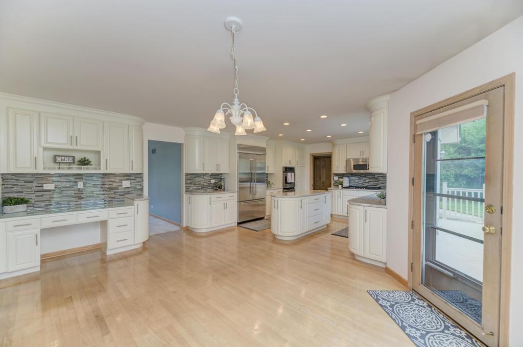 1500 Royal Oak Road Darien, IL 60561 - Photo 17 of 48