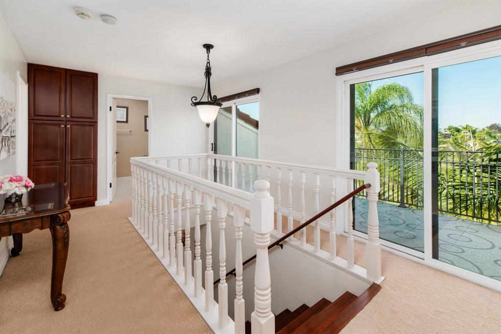 6541 Vispera Place Carlsbad, CA 92009 - Photo 29 of 54 a view of entryway