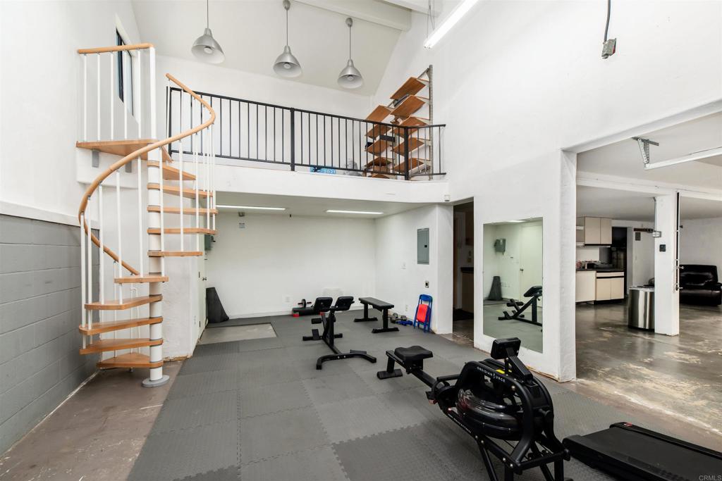 6541 Vispera Place Carlsbad, CA 92009 - Photo 44 of 54 a view of a room with gym equipment