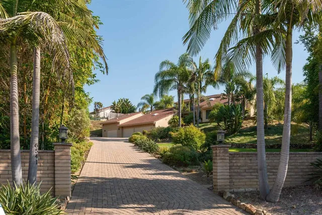 $2,175,000 | 6541 Vispera Place, Carlsbad, CA 92009