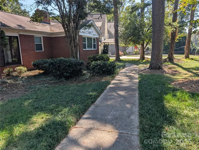 $1,875 | 1418 Briar Creek Road, Charlotte, NC 28205