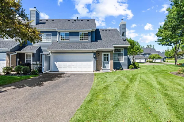 $284,900 | 1755 Donegal Drive, Unit 4, Woodbury, MN 55125