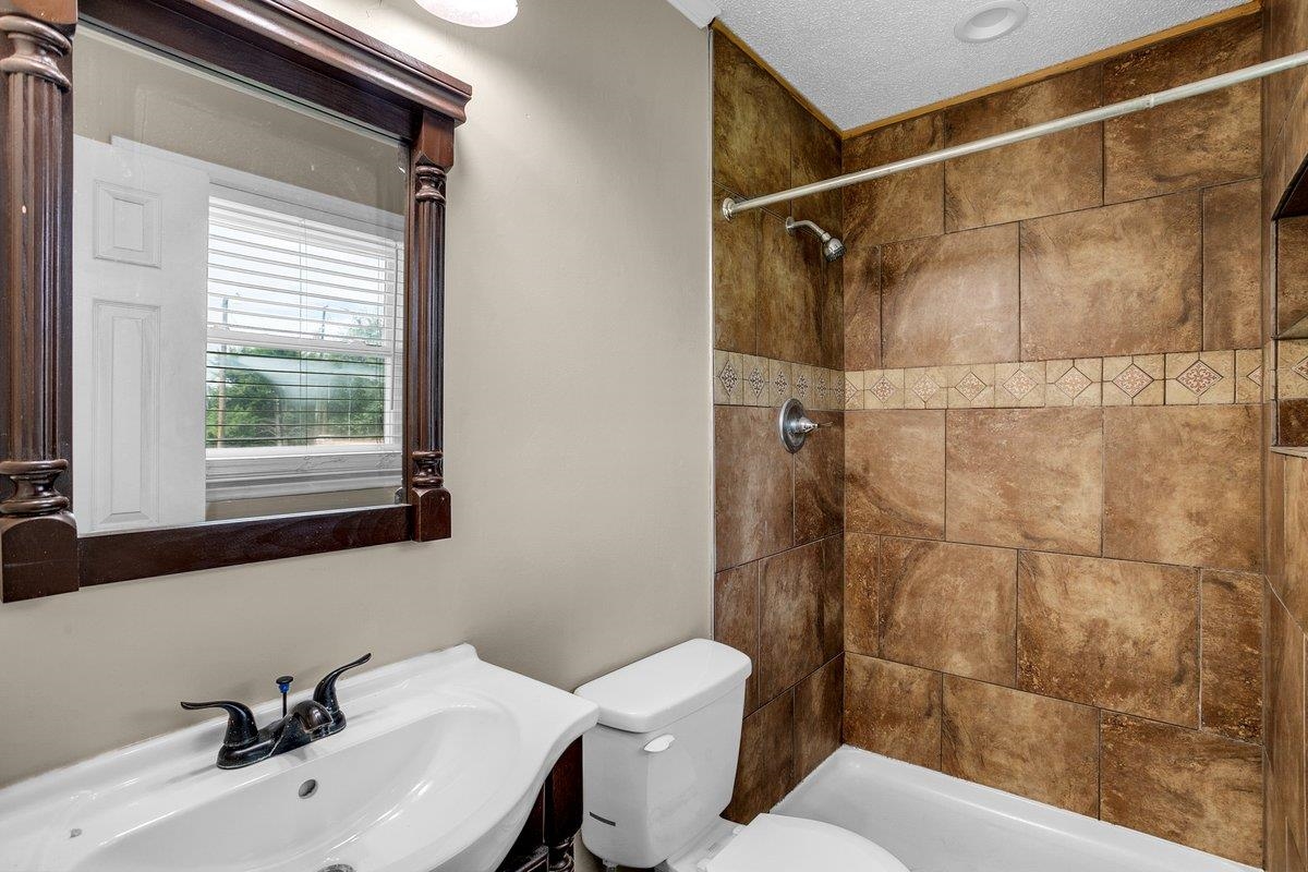 220 Oak Street Chesnee, SC 29323 - Photo 19 of 38