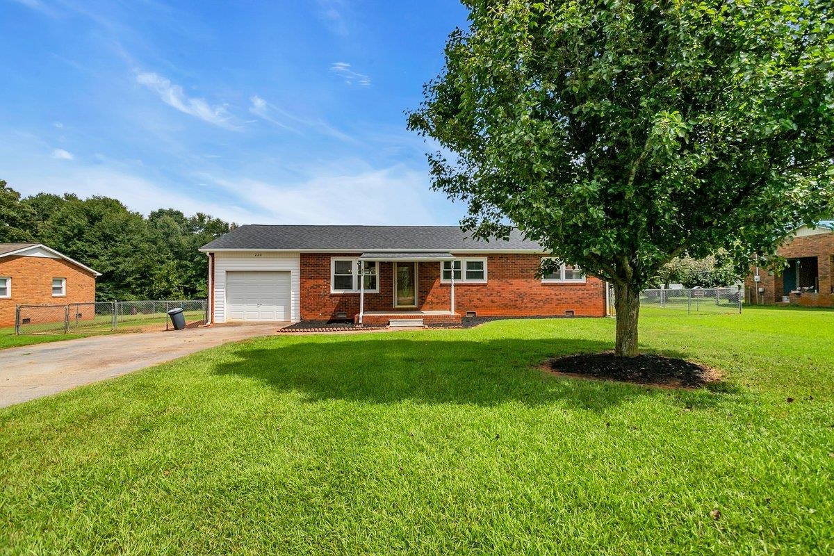 220 Oak Street Chesnee, SC 29323 - Photo 3 of 38
