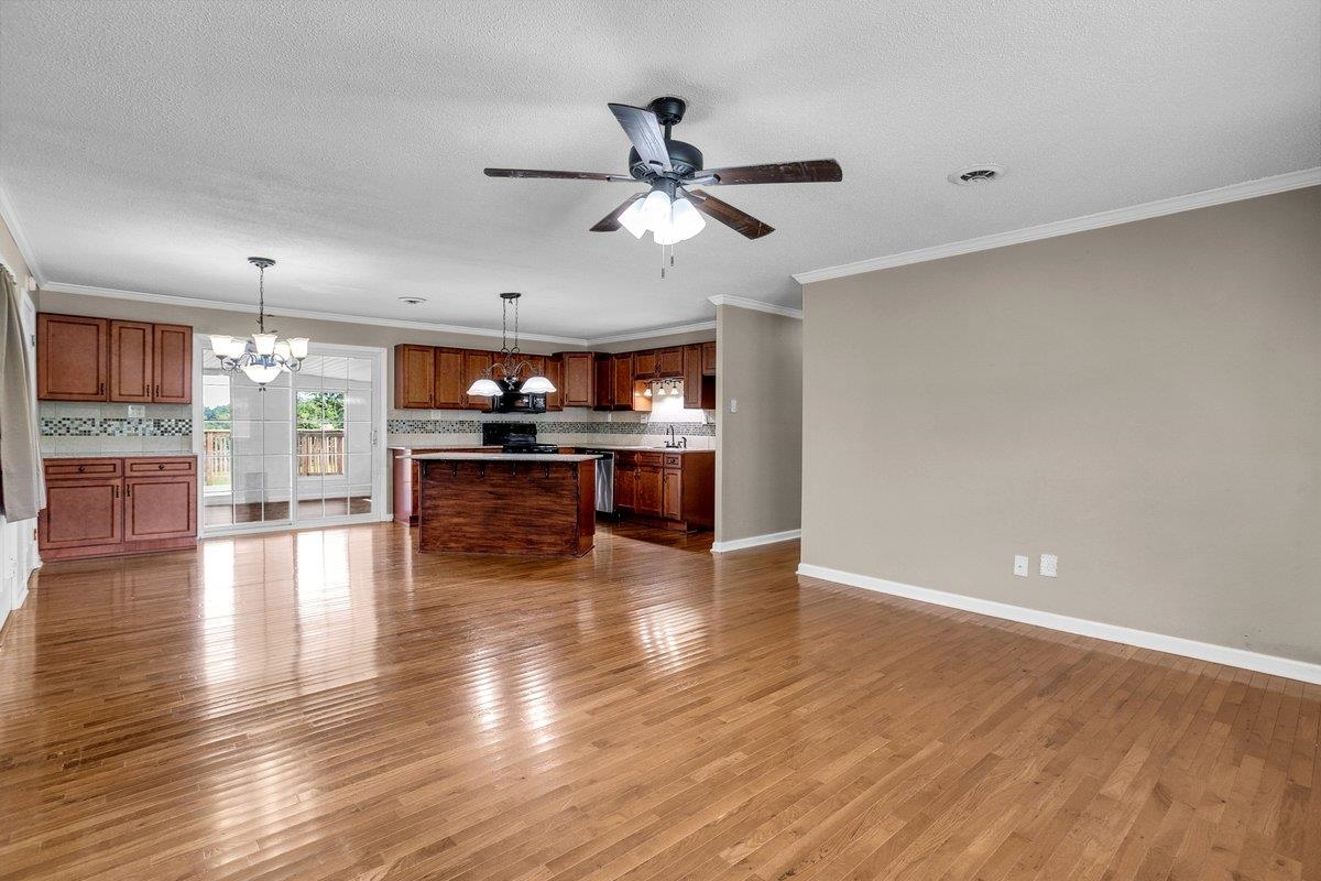 220 Oak Street Chesnee, SC 29323 - Photo 9 of 38