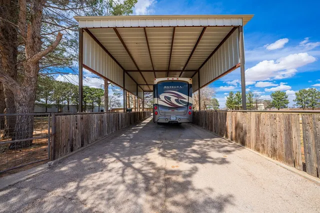 $887,000 | 2500 South Co Road 1110, Midland, TX 79706