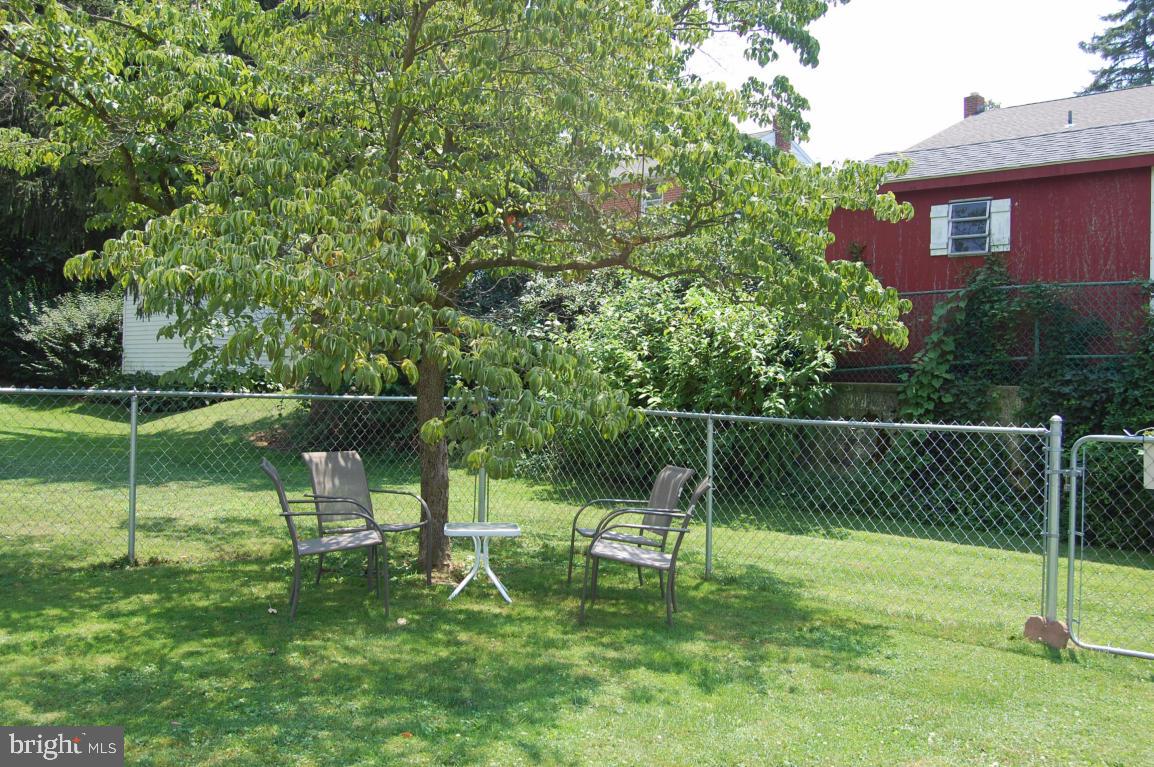 448 Charles Road Lancaster, PA 17603 - Photo 3 of 21 Gallery Image 3