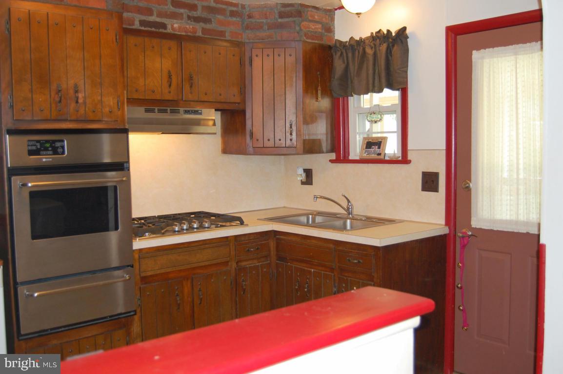 448 Charles Road Lancaster, PA 17603 - Photo 9 of 21 Gallery Image 9