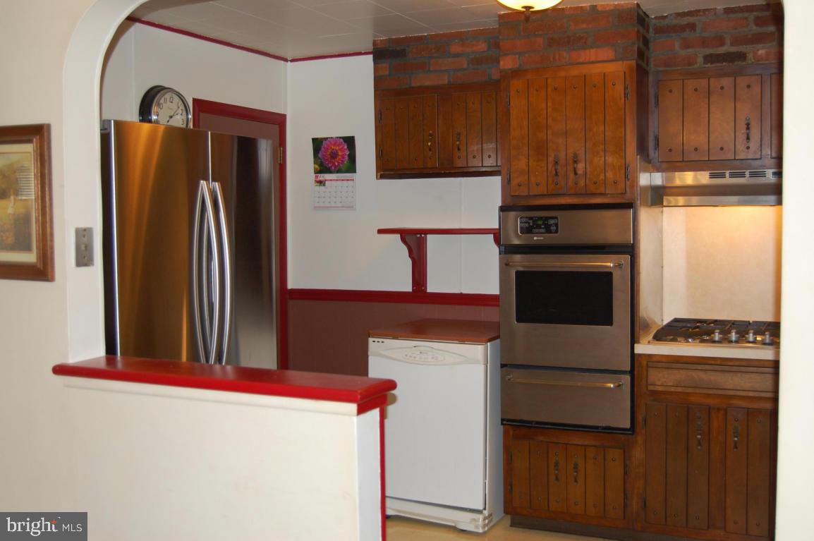 448 Charles Road Lancaster, PA 17603 - Photo 10 of 21 Gallery Image 10