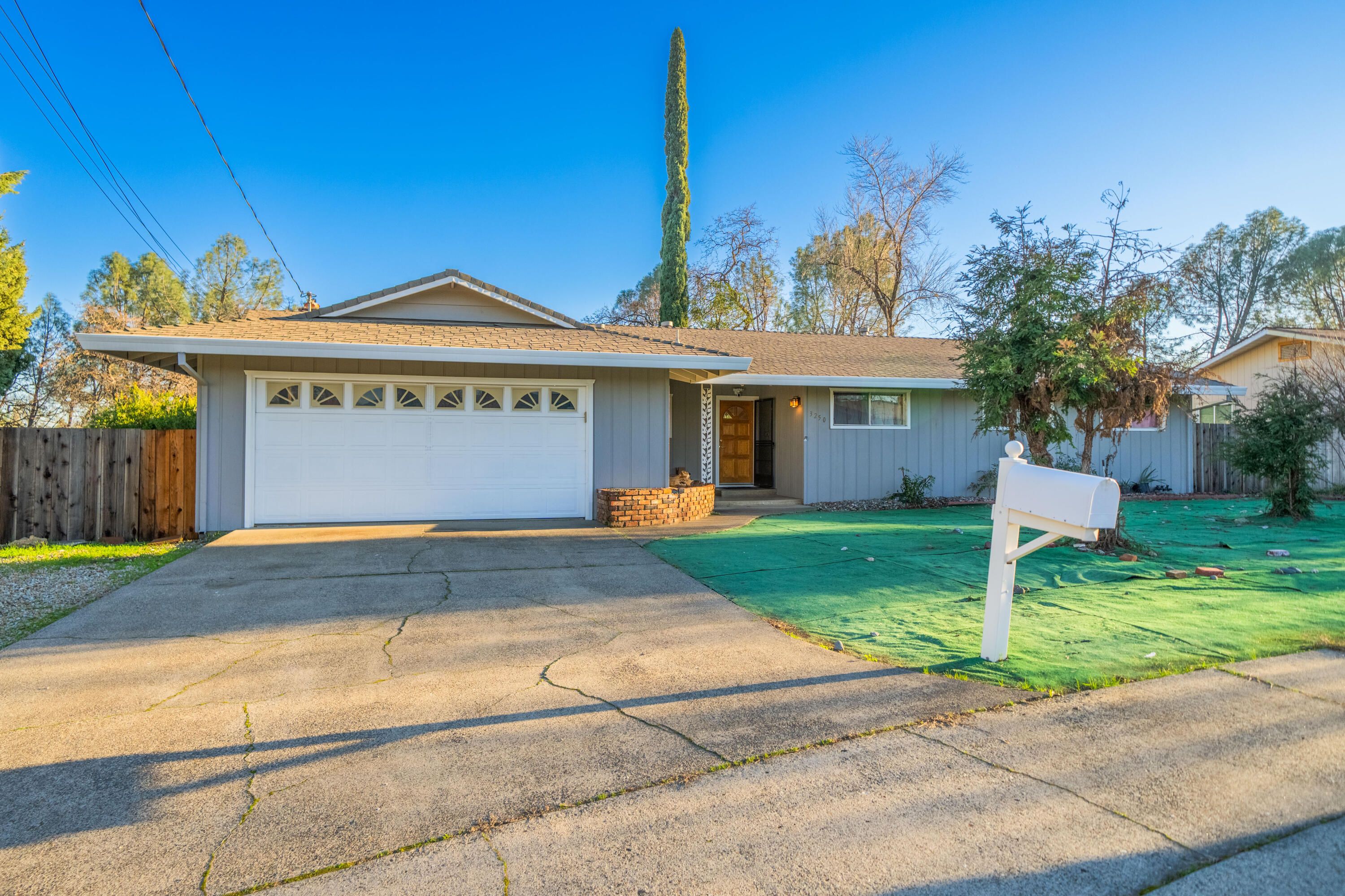 3250 Winding Way Redding, CA 96003 - Photo 1 of 29 Front