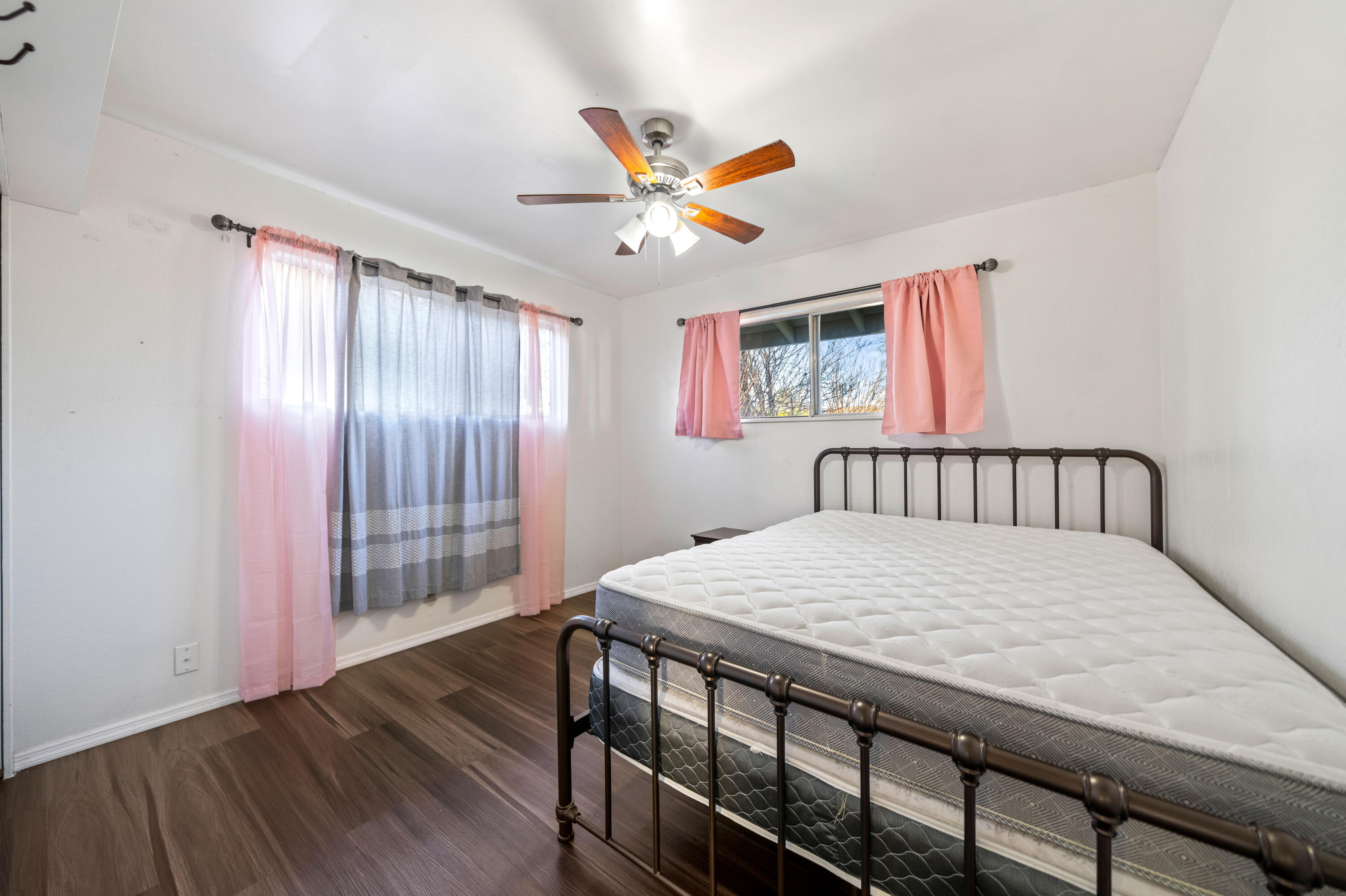 3250 Winding Way Redding, CA 96003 - Photo 17 of 29 Bedroom three