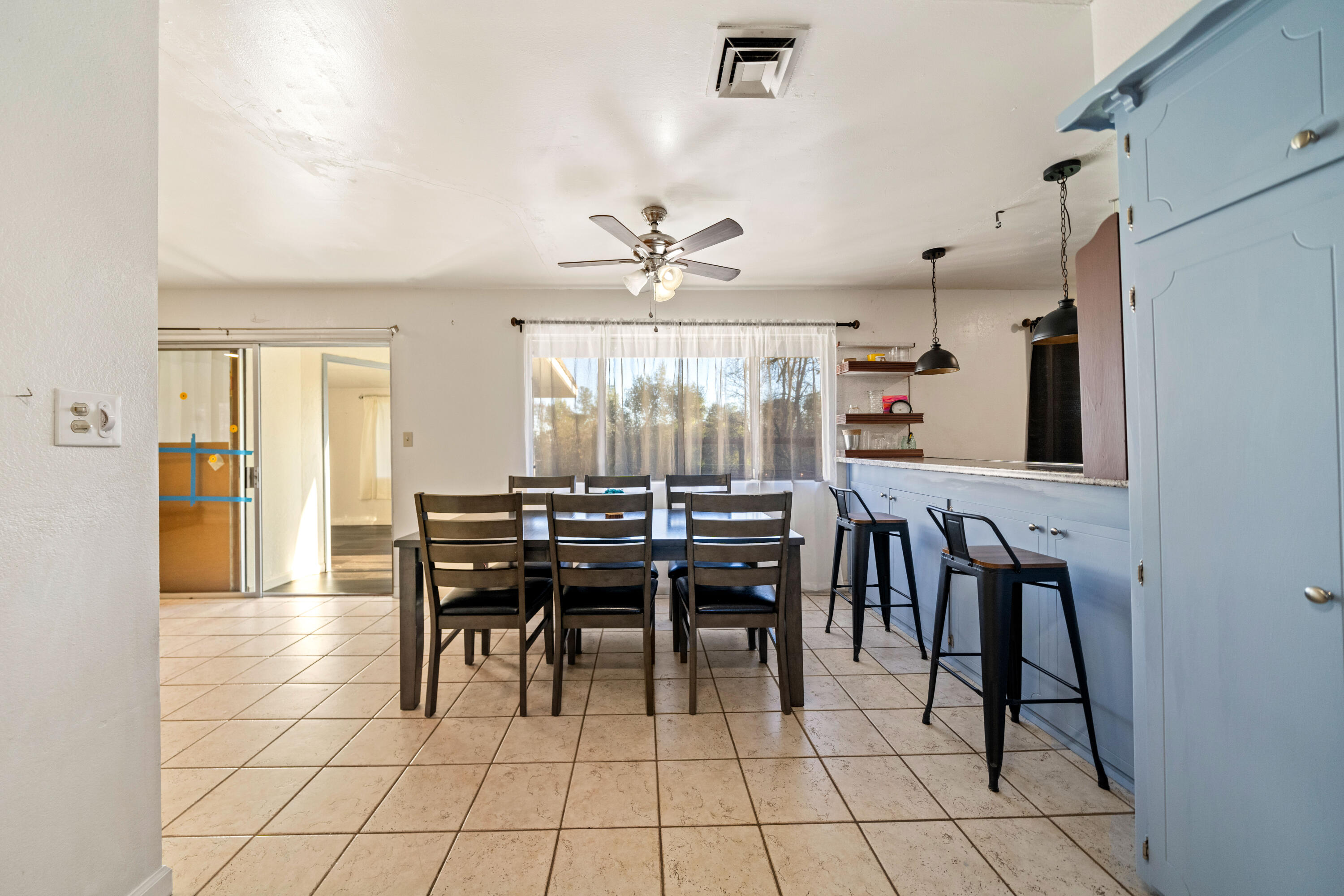 3250 Winding Way Redding, CA 96003 - Photo 9 of 29 Dining room