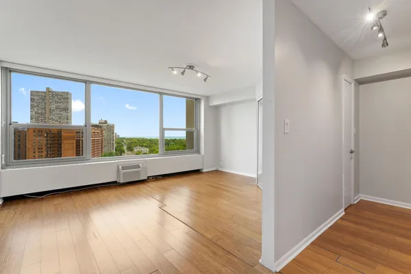 $2,200 | 3600 North Lake Shore Drive, Unit 1616, Chicago, IL 60613