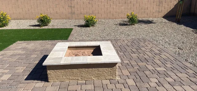 a view of an outdoor space