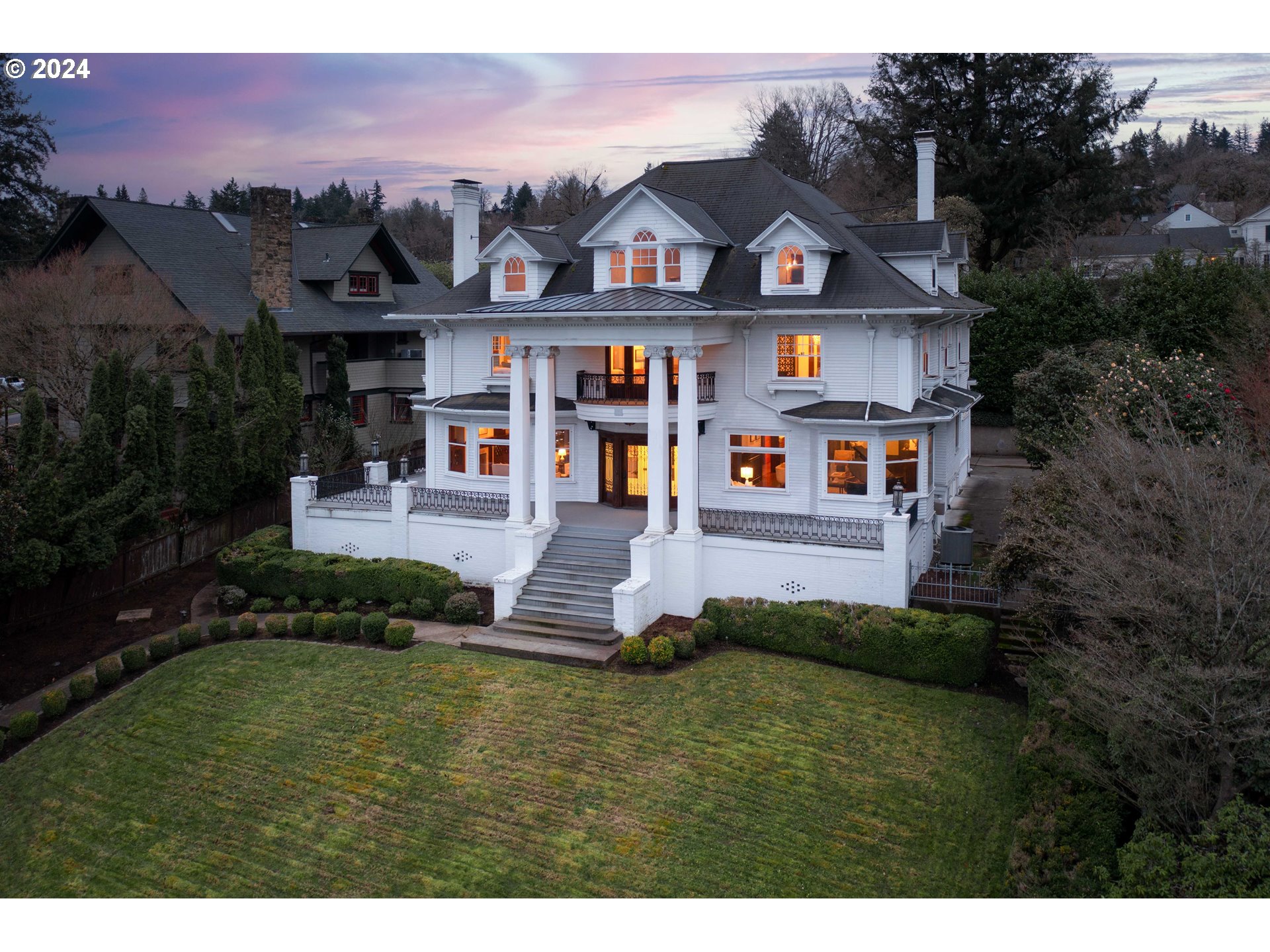 1825 Southwest Vista Ave