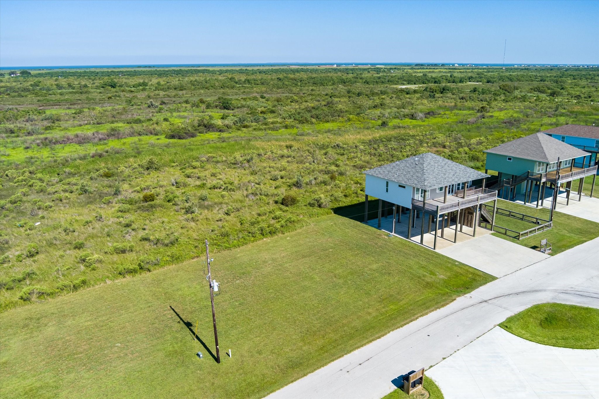 3713 Marble Street Port Bolivar, TX 77650 - Photo 4 of 6 a view of a balcony with an ocean