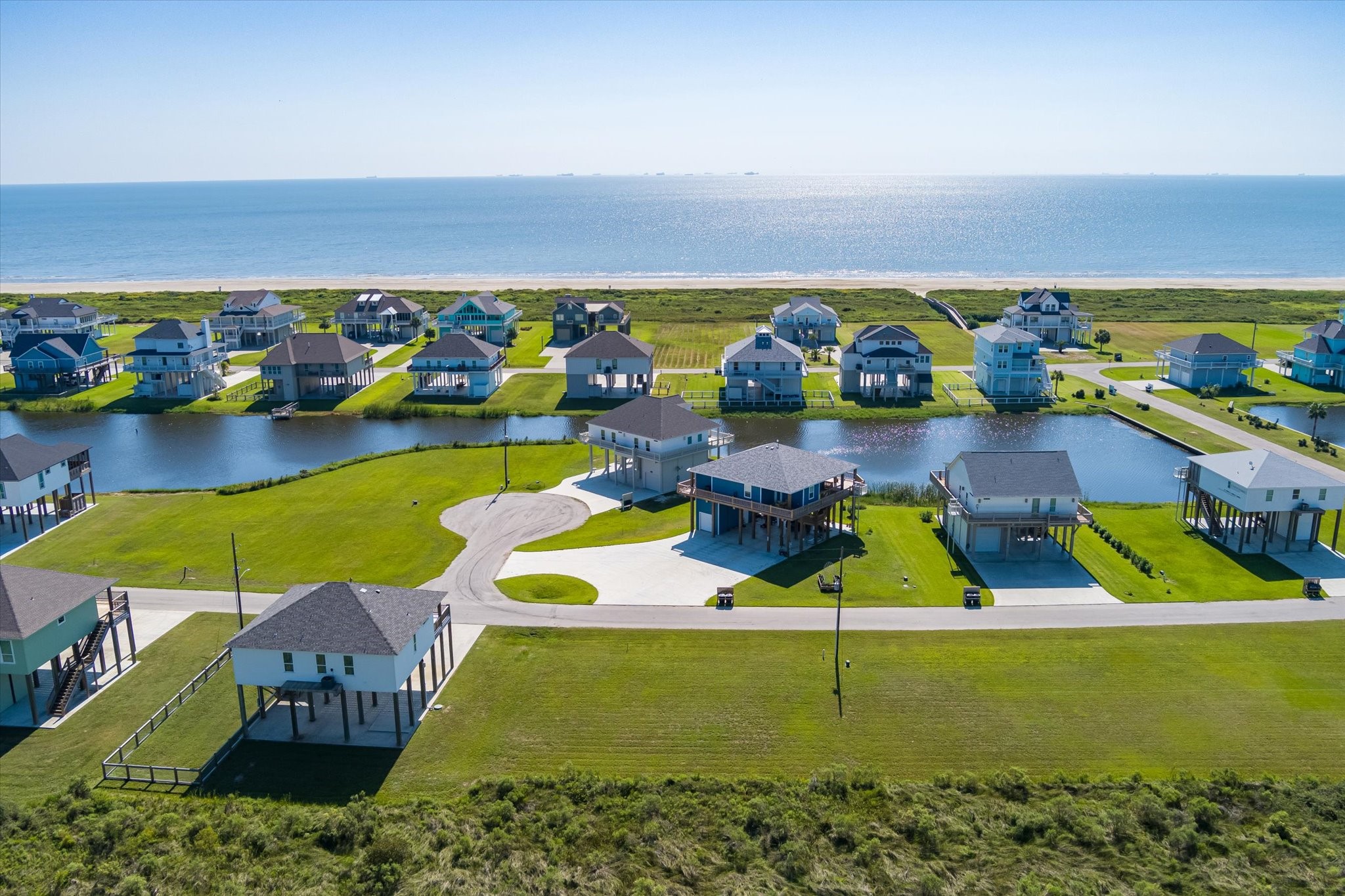 3713 Marble Street Port Bolivar, TX 77650 - Photo 5 of 6 a room with lots of trees