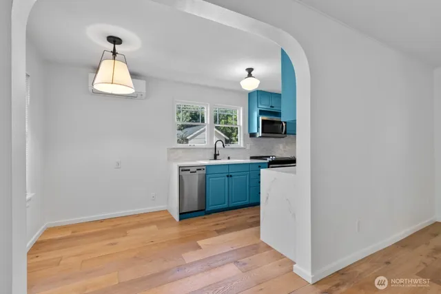 $3,200 | 1205 Northeast 91st Street, Seattle, WA 98115