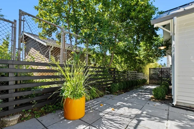 $3,200 | 1205 Northeast 91st Street, Seattle, WA 98115