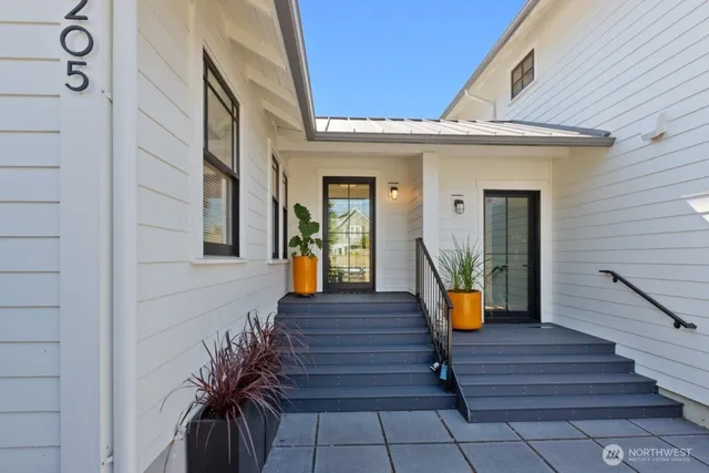 $3,200 | 1205 Northeast 91st Street, Seattle, WA 98115