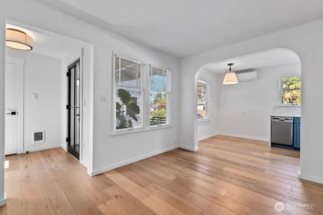 $3,200 | 1205 Northeast 91st Street, Seattle, WA 98115