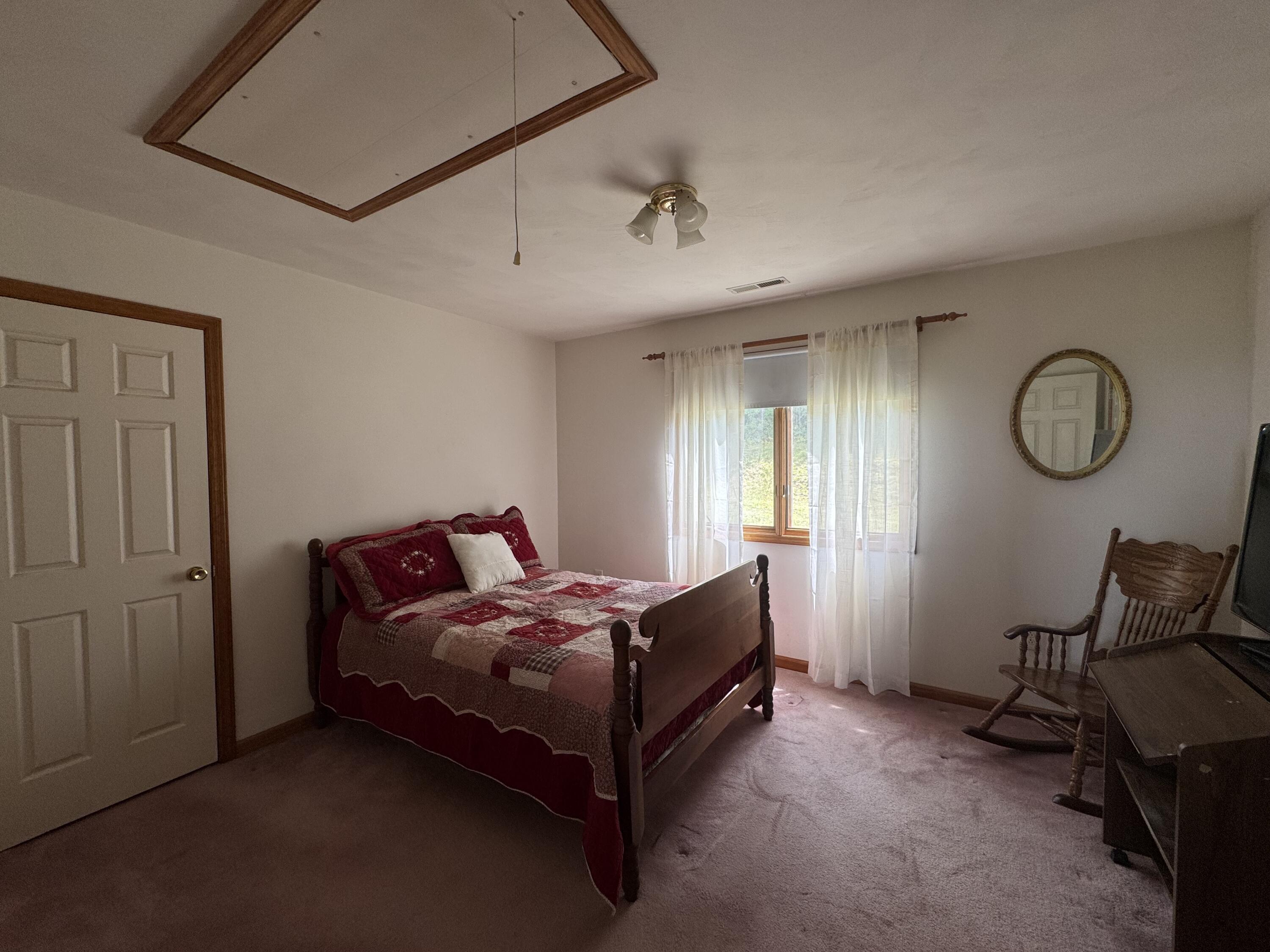 384 Easy Slope Lane New Castle, VA 24127 - Photo 16 of 21 Upstairs bedroom 1