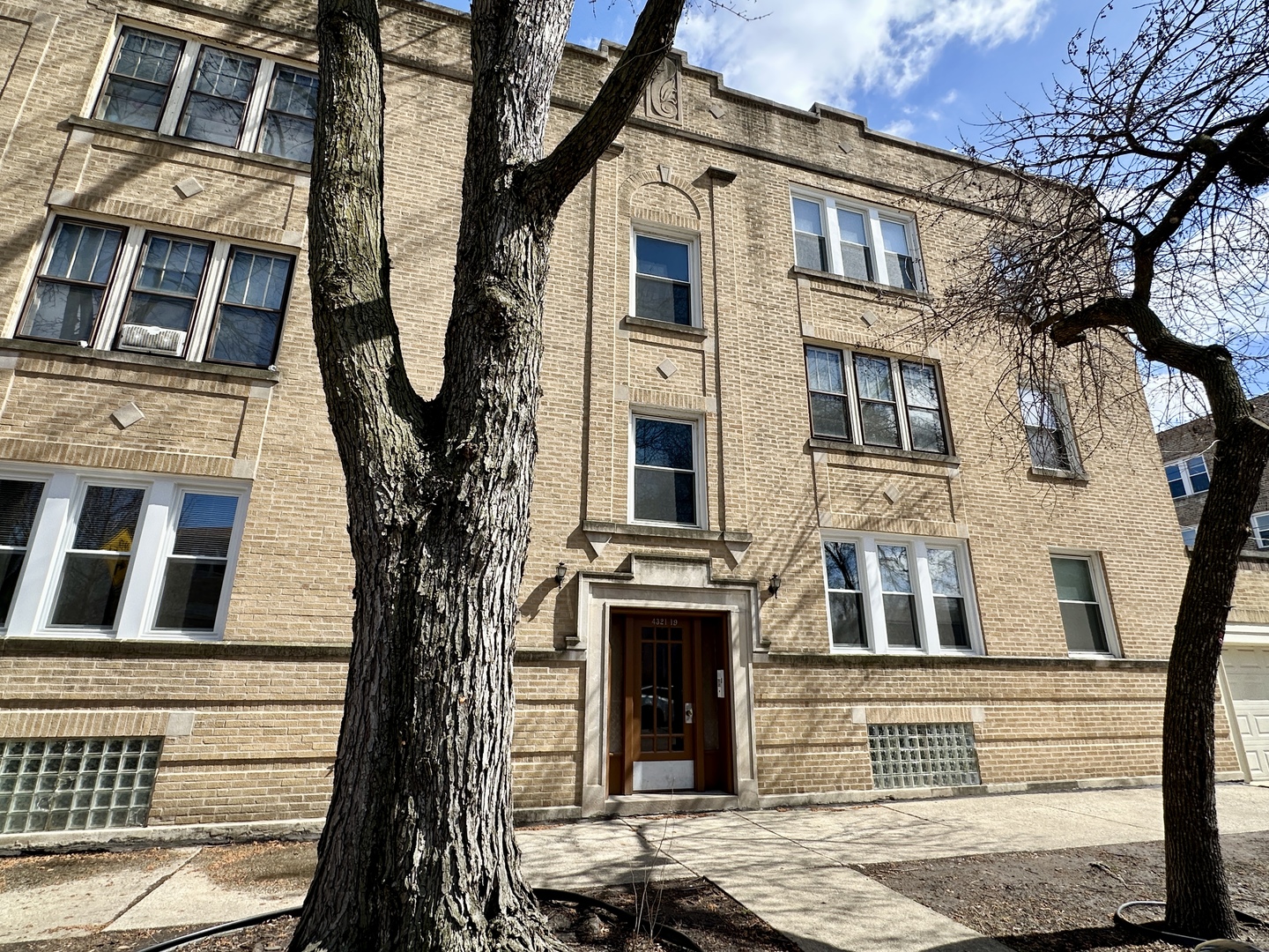 4321 North Campbell Avenue, Unit 1N Chicago, IL 60618 - Photo 1 of 17