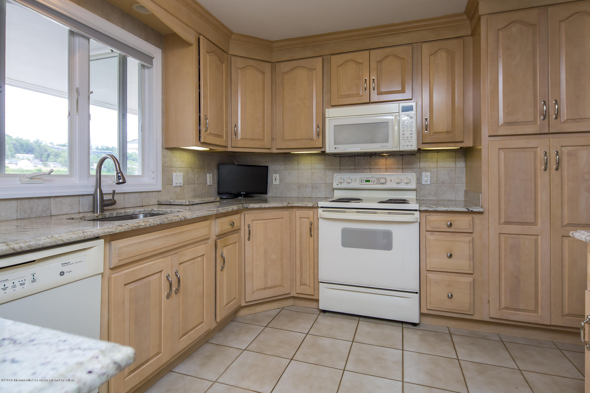 25 Via Ripa Sea Bright, NJ 07760 - Photo 13 of 61 12_Kitchen - Copy