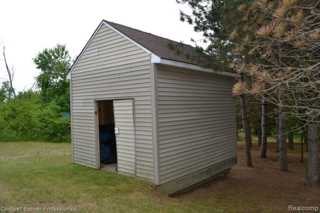 3754 Barnes Lake Road Columbiaville, MI 48421 - Photo 12 of 35 012.jpg
