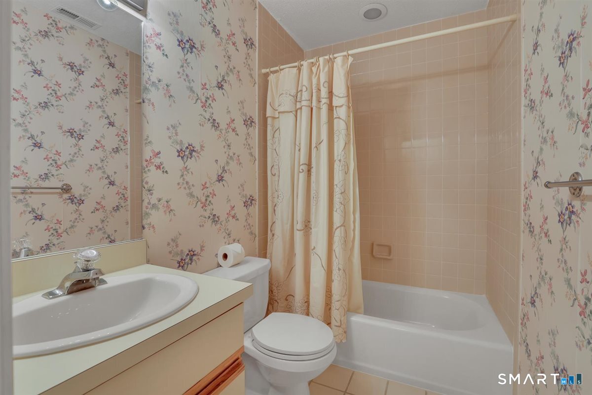 41 Eaton Woods Road, Unit 41 Hamden, CT 06518 - Photo 24 of 32 Gallery Image 24