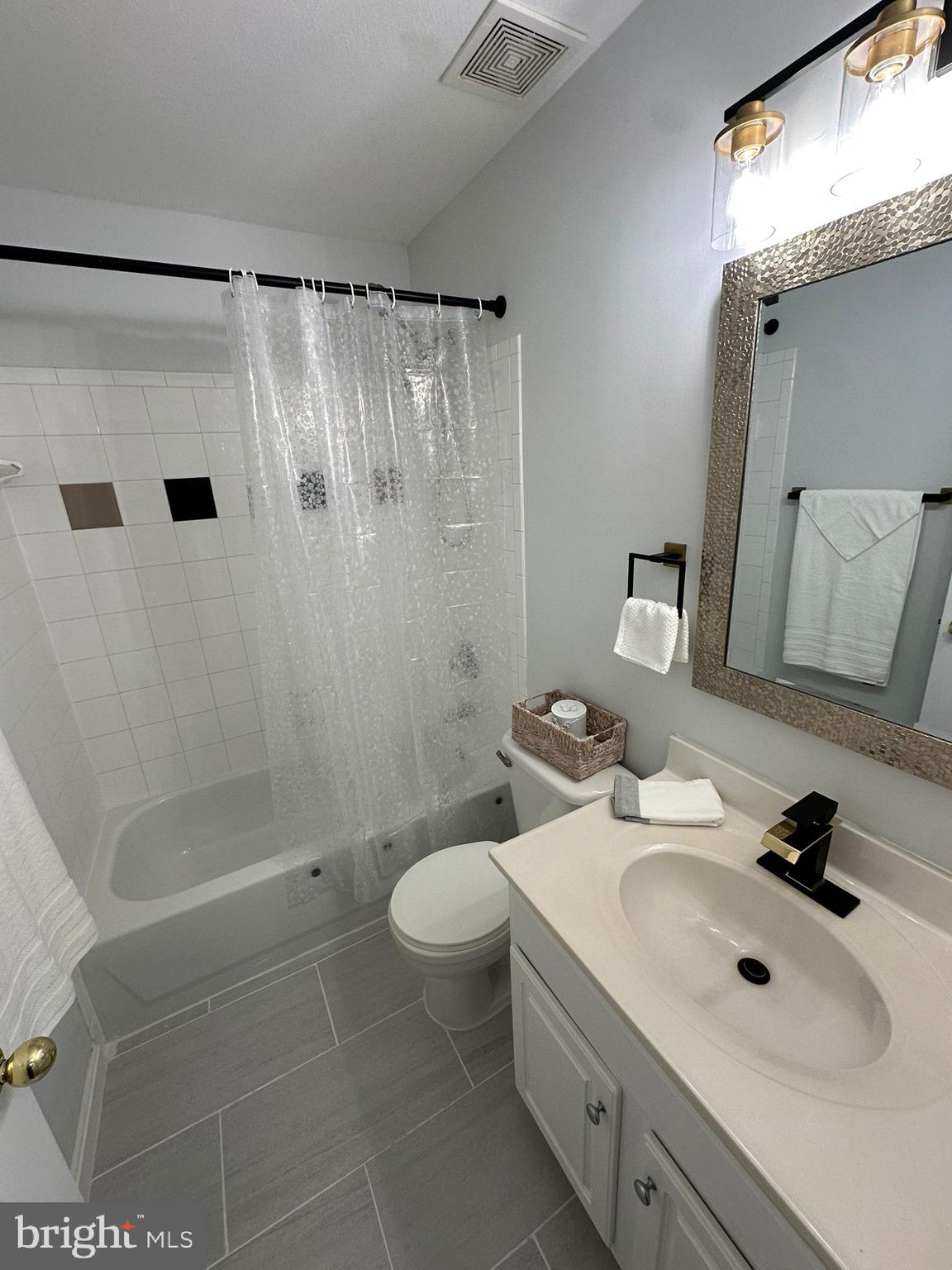 43577 Patching Pond Square Ashburn, VA 20147 - Photo 22 of 33
