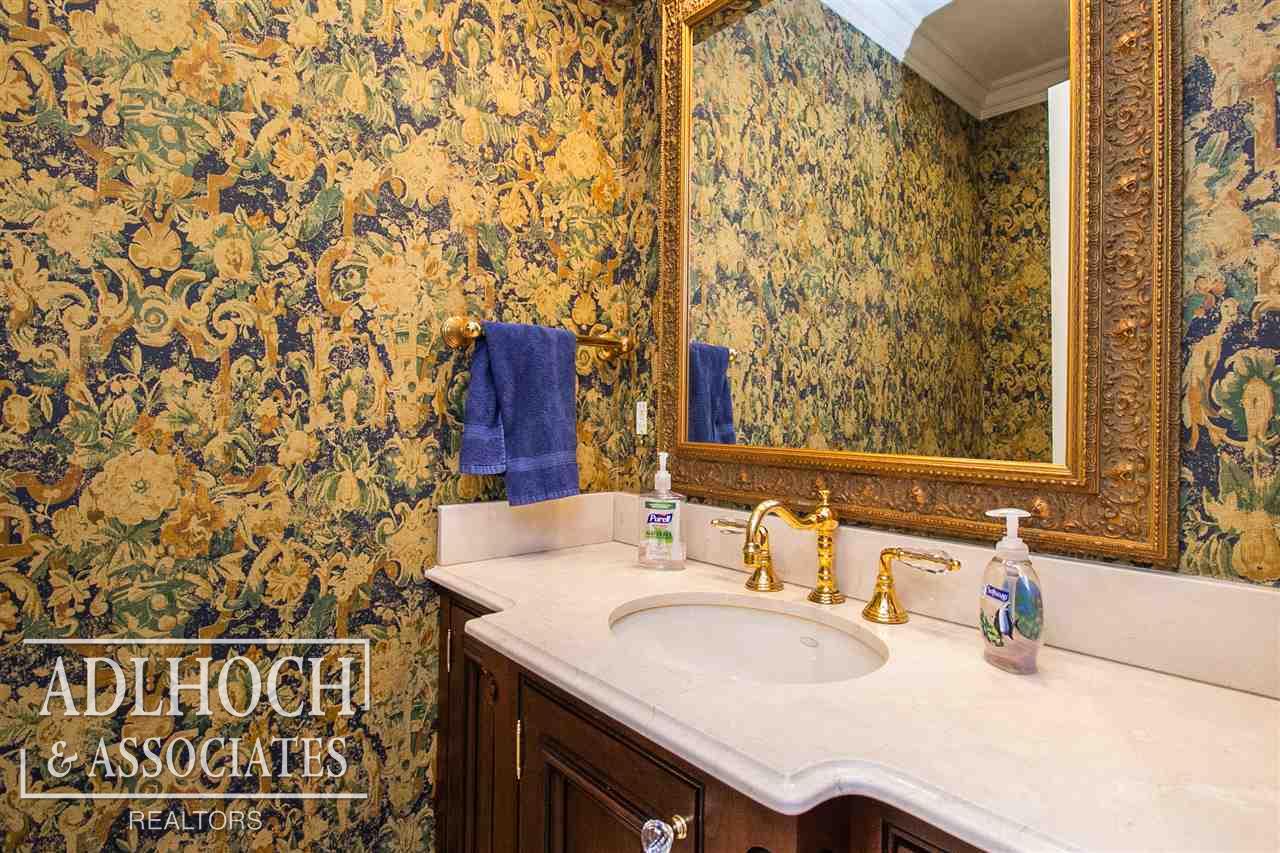 294 Touraine Road Grosse Pointe, MI 48236 - Photo 20 of 52 50010320-21.JPG