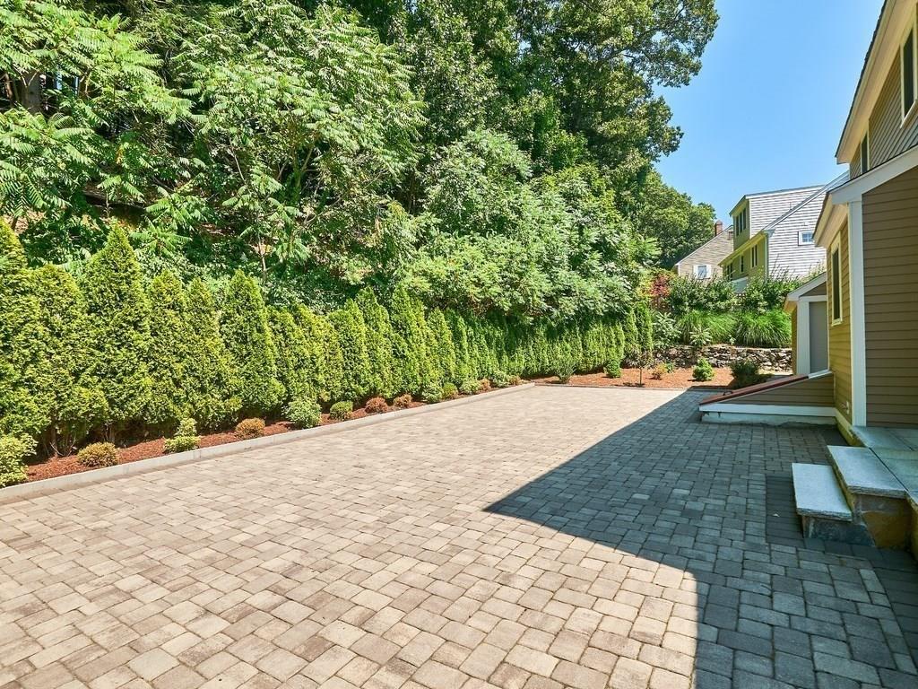 105 Annawan Road Newton, MA 02468 - Photo 4 of 33 Gallery Image 4