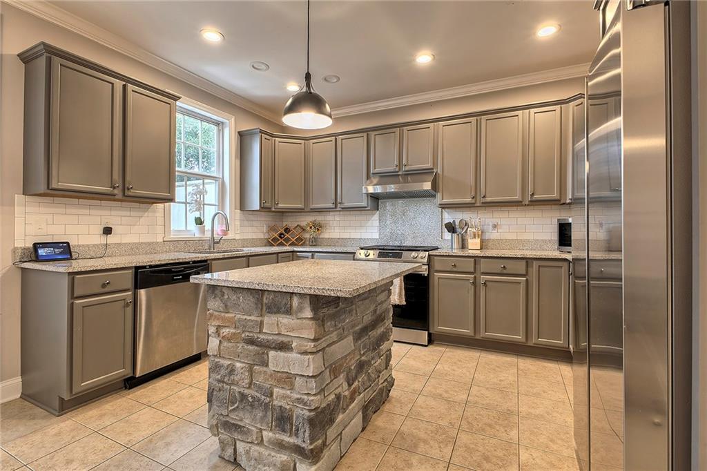 7010 Crider Road Mars, PA 16046 - Photo 3 of 32