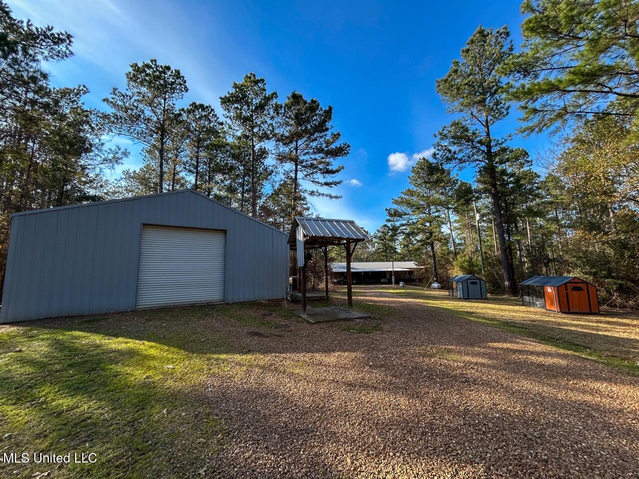 2015 Forest Road Hazlehurst, MS 39083 - Photo 20 of 49 IMG_2884 Large