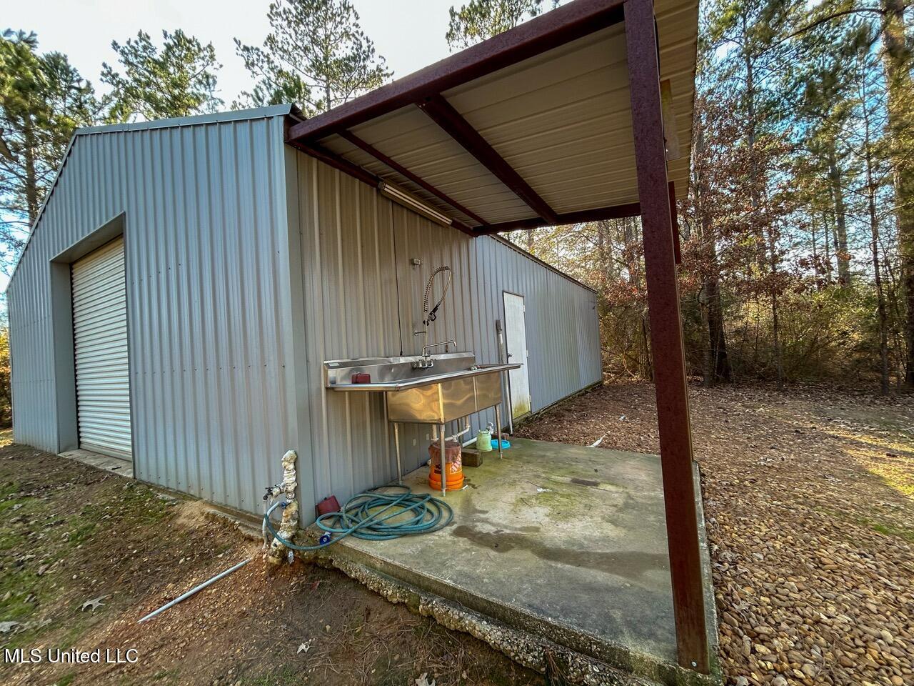 2015 Forest Road Hazlehurst, MS 39083 - Photo 21 of 49 IMG_2887 Large