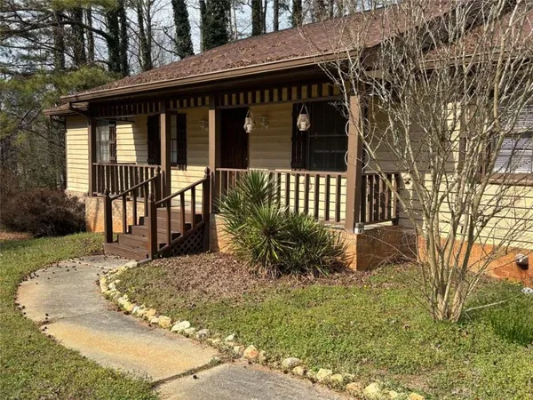 $290,000 | 2781 Brackenwood Drive, Snellville, GA 30039