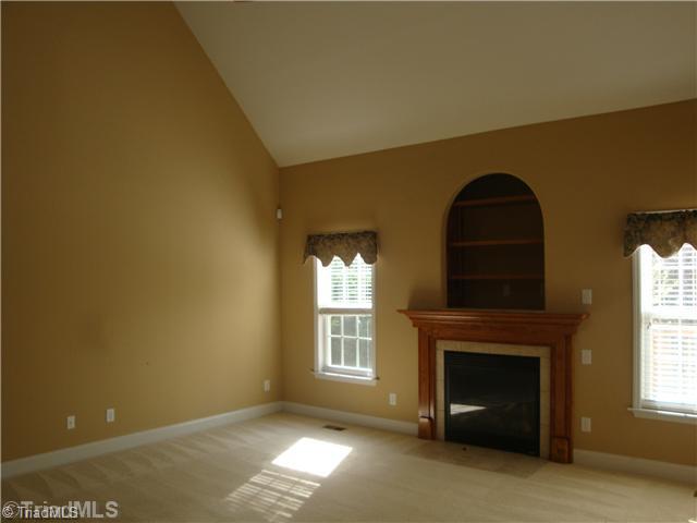 749 Barrocliff Road Clemmons, NC 27012 - Photo 3 of 16 Den/Family/Great Room.