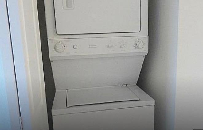 1914 Alamanda Way Riviera Beach, FL 33404 - Photo 8 of 9 Washer and Dryer