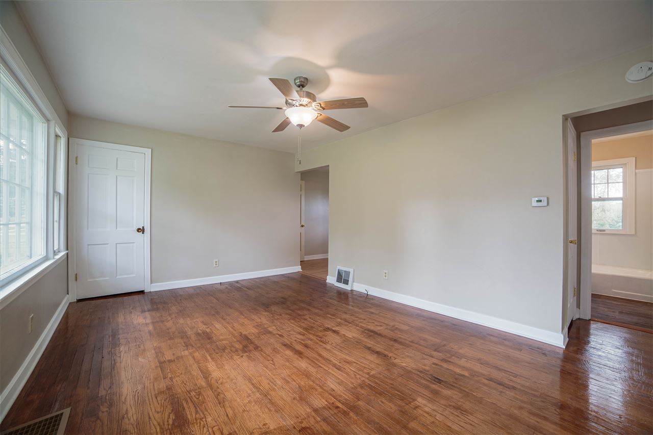 2023 Nebraska Road Rockford, IL 61108 - Photo 4 of 27 Gallery Image 4