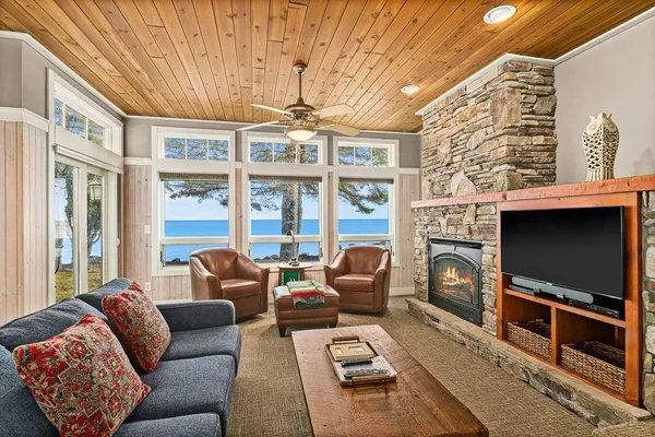 $349,000 | 596 Larsmont Way, Unit 3152, Two Harbors, MN 55616