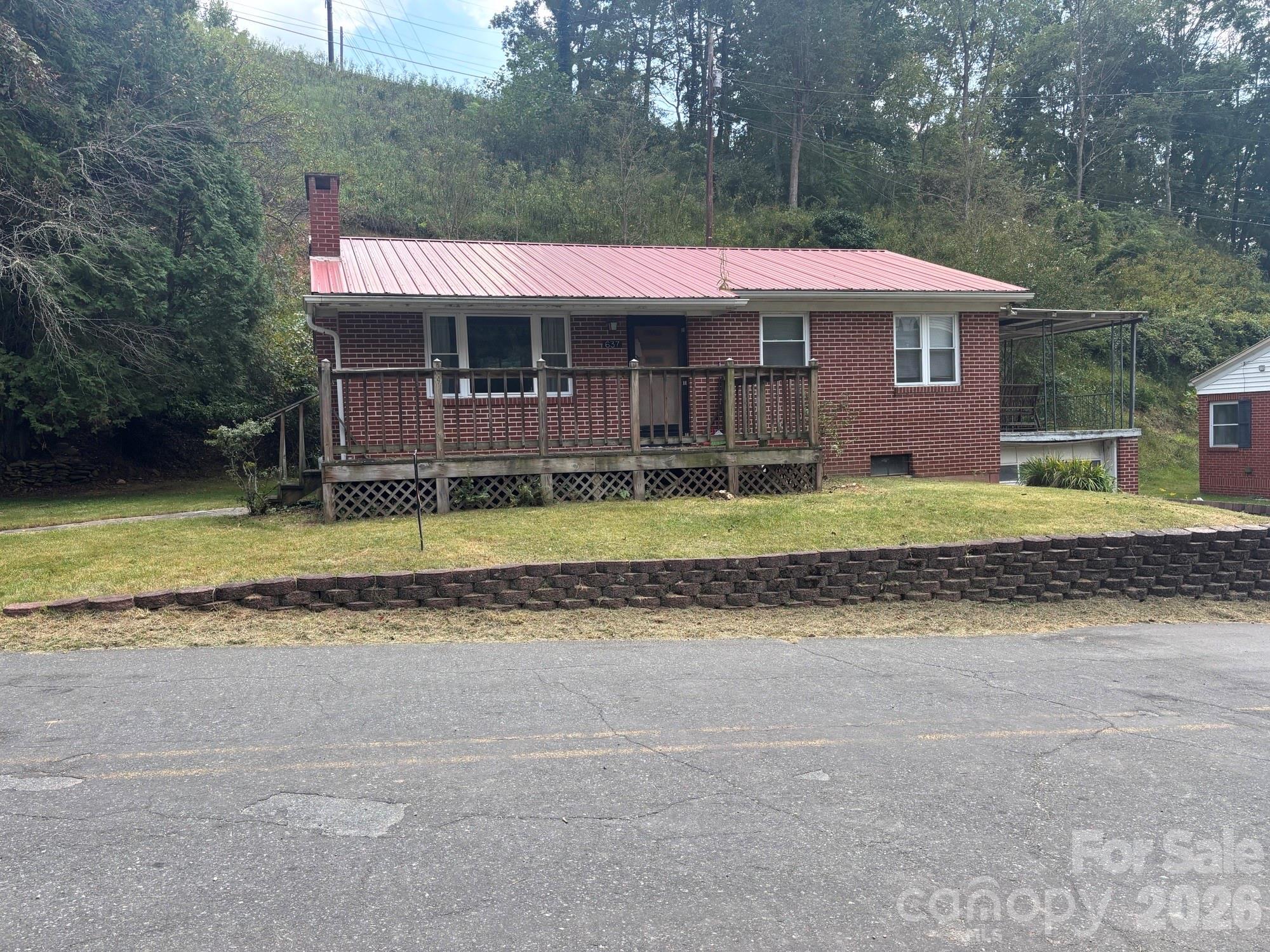 637 Toe Cane Road Bakersville, NC 28705 - Photo 1 of 22 Gallery Image 1